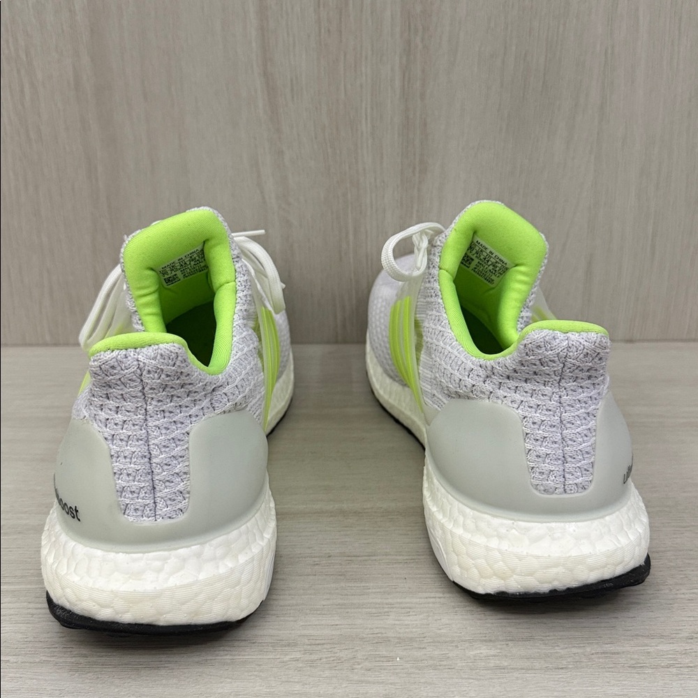 Adidas Ultra Boost - Picture 4 of 10